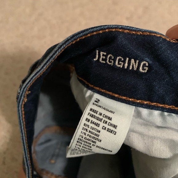 American Eagle Ripped Jeans - Picture 3 of 6